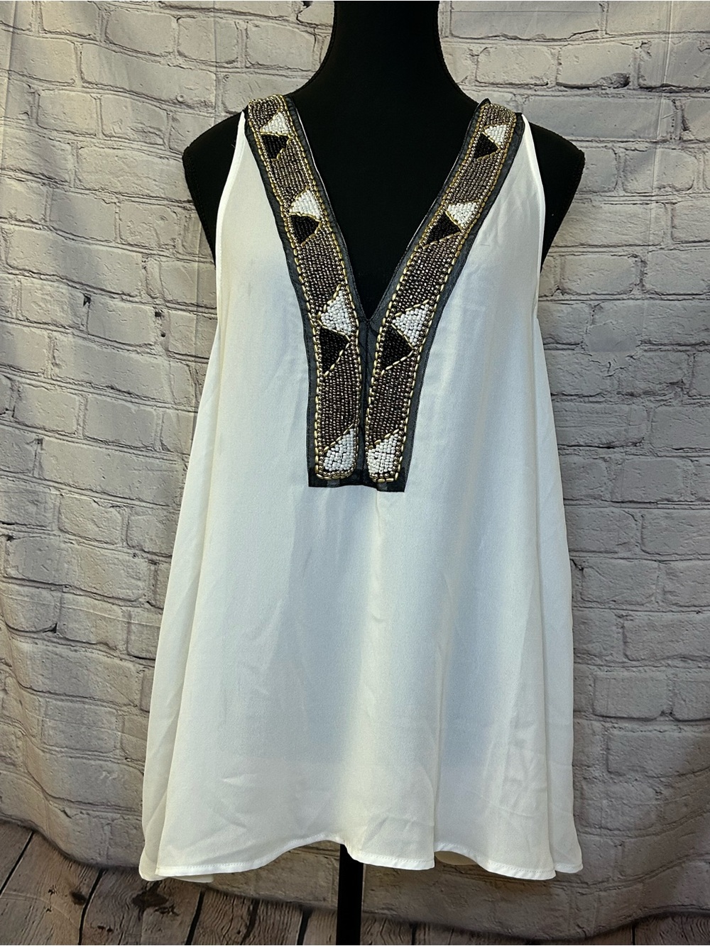 VENUS White V-Neck Beaded Tank Top